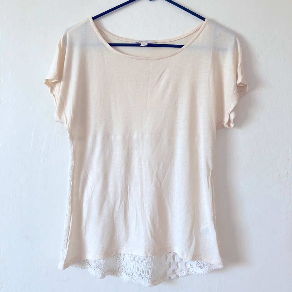 Ella Moss t-shirts. Size XS